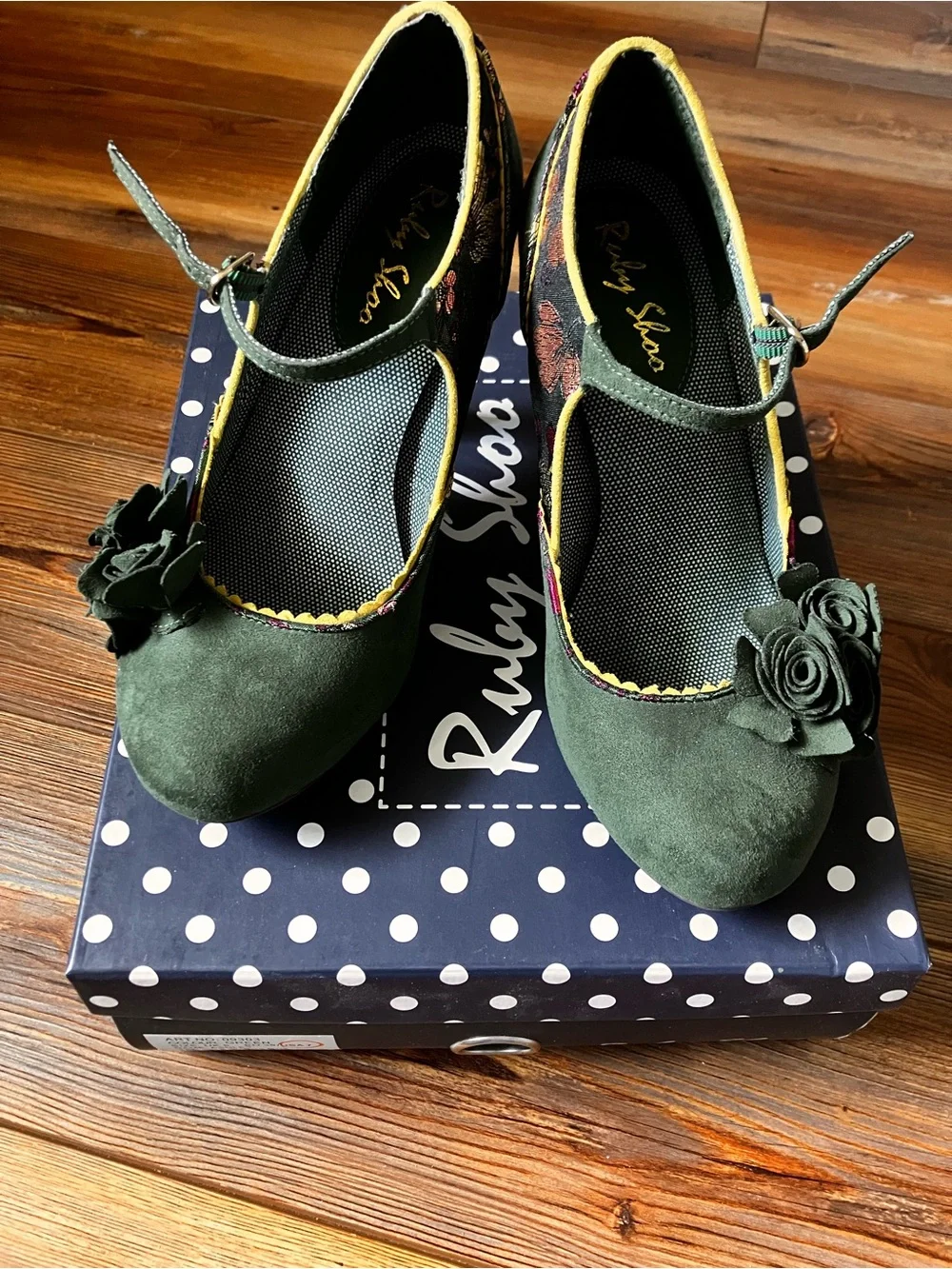 Rudy Shoes Women's Green Suede Mary Jane Heels with Floral Accent
